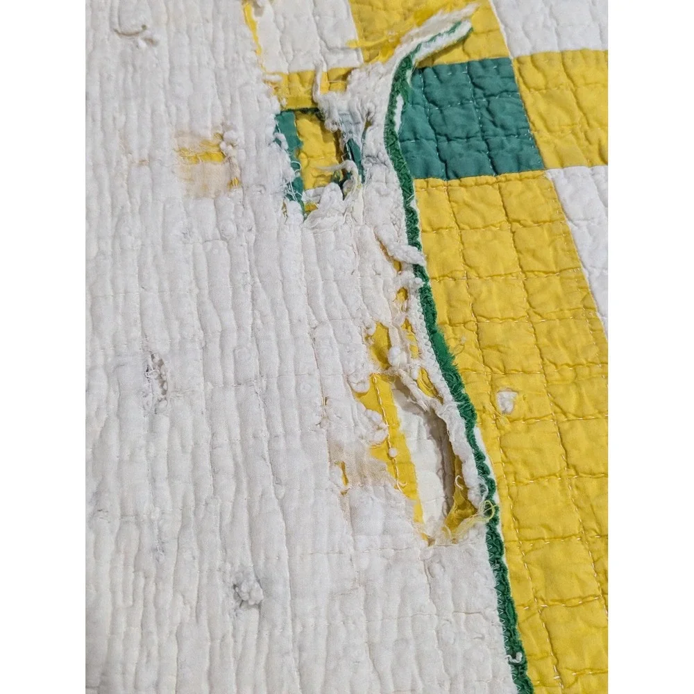 Vintage Tulip Applique Quilt Hand Quilted Cottage Farmhouse Bed Cover 82x60